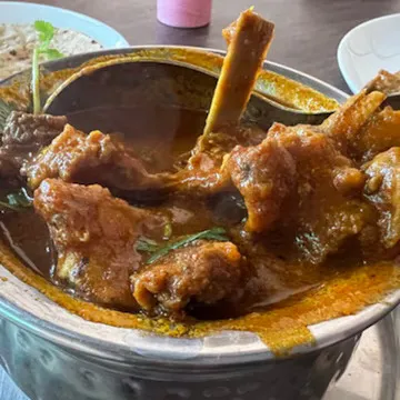 Freshly prepared Kumaoni meal served at Corbett Foothills Retreat