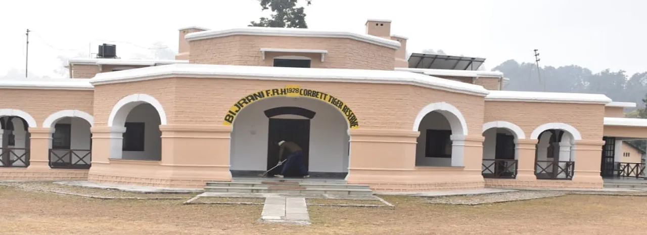 Personal belongings and photographs display at Jim Corbett museum